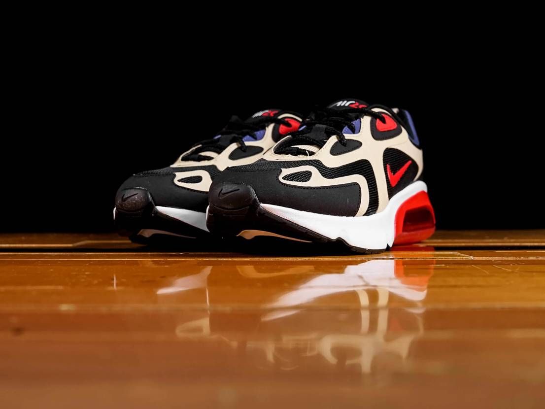 ナイキ エアマックス200 チームゴールド/ユニバーシティレッド 4枚目