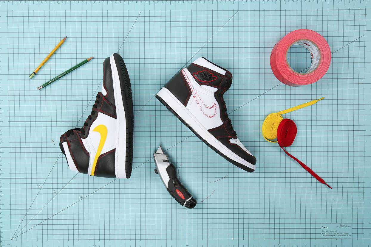 ナイキ エアジョーダン1 ハイ OG デファイアント ブラック/イエロー/ジムレッド 3枚目