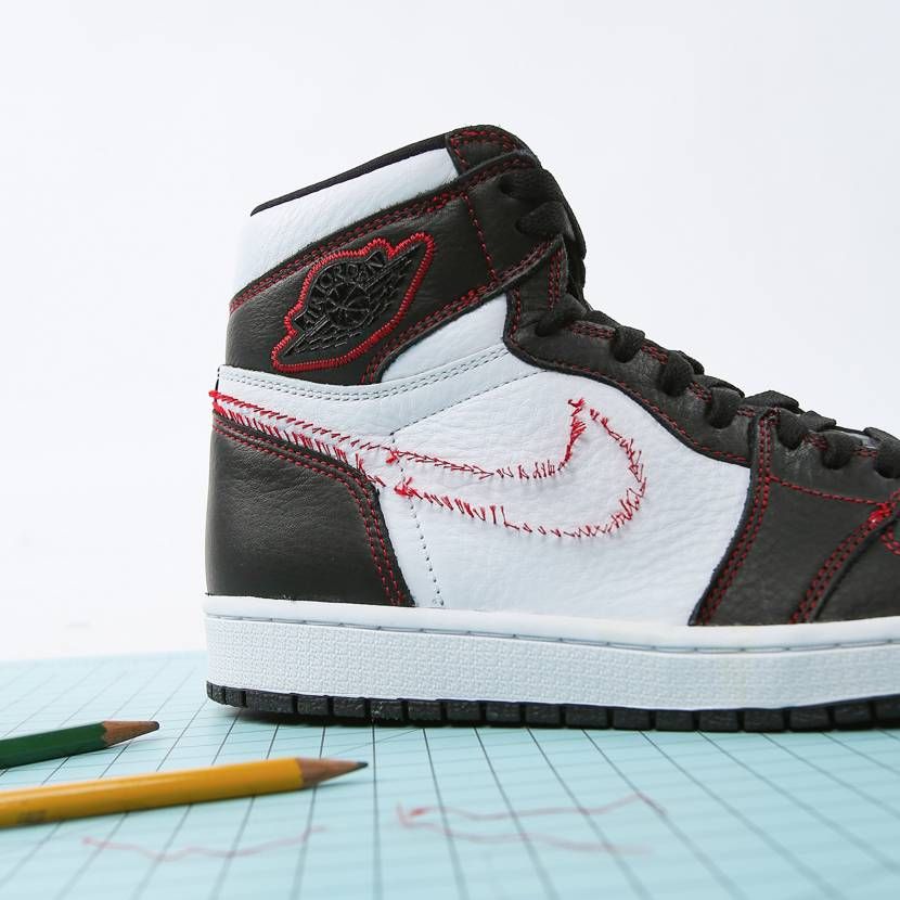 ナイキ エアジョーダン1 ハイ OG デファイアント ブラック/イエロー/ジムレッド 4枚目