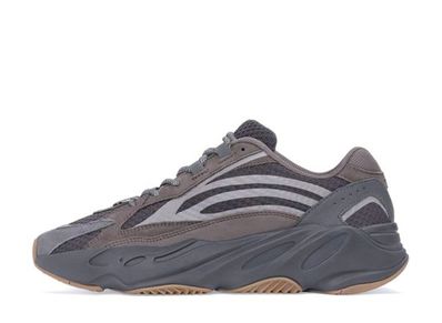 adidas YEEZY BOOST 700 V2