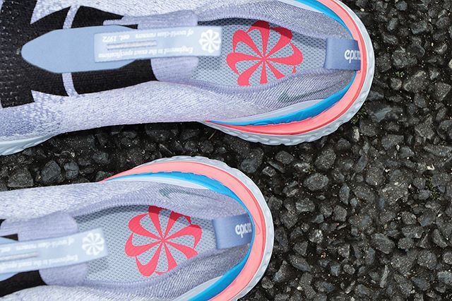 ナイキ エピックファントム リアクト FK JDI グレー 3枚目