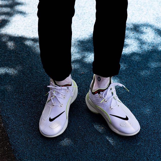 ナイキ  ジョイライド NSW セッター  2色 2枚目