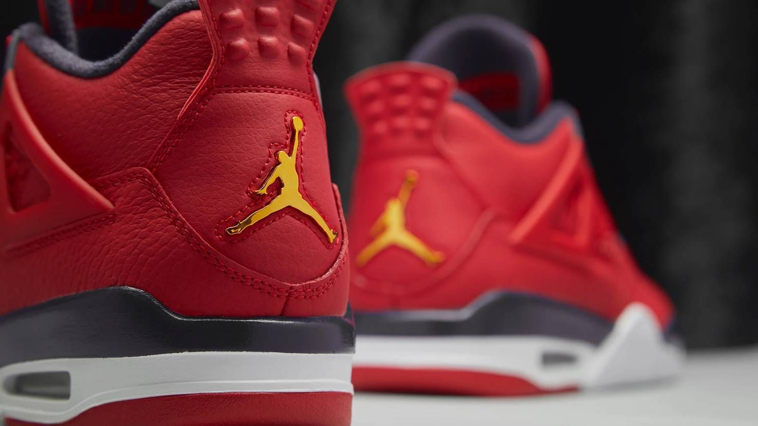 ナイキ エアジョーダン4 SE FIBA 2枚目