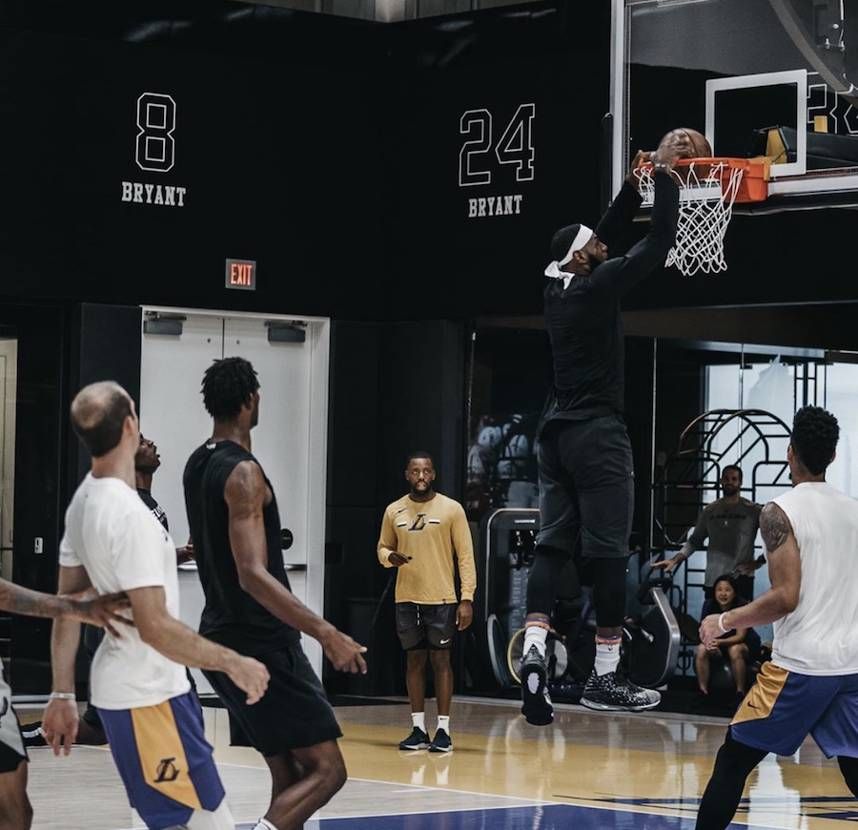 ナイキ レブロン17 全2色 14枚目