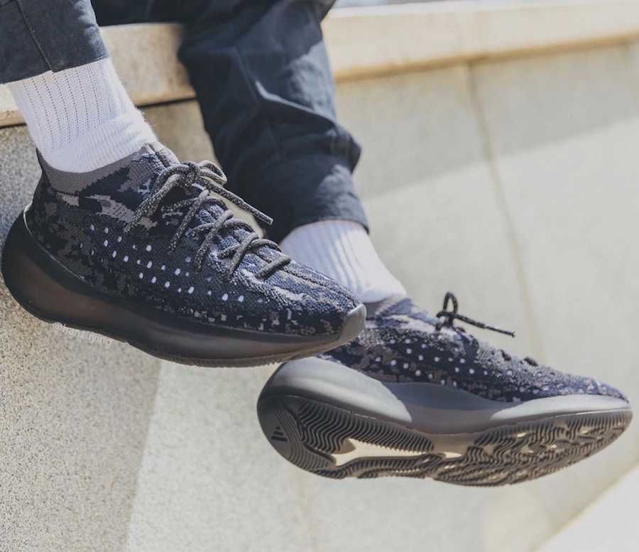 【リーク】アディダス イージーブースト 350 V3 ブラック 2枚目