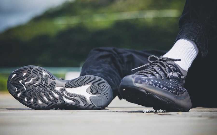 【リーク】アディダス イージーブースト 350 V3 ブラック 3枚目