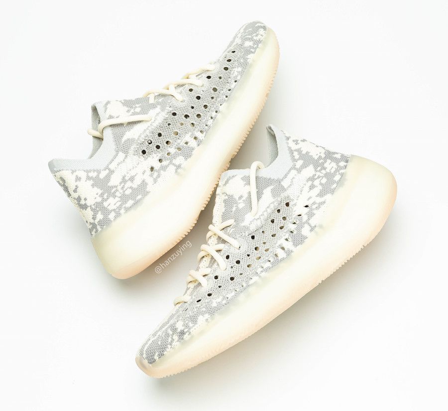 【スニダンで購入可】アディダス イージーブースト380 エイリアン 23枚目