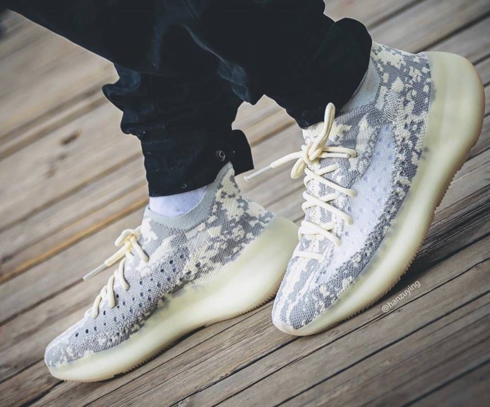 【スニダンで購入可】アディダス イージーブースト380 エイリアン 19枚目