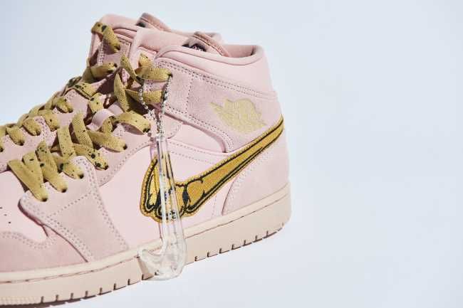 スティルアライブ FATAL GOLD エアジョーダン1 ミッド 2枚目