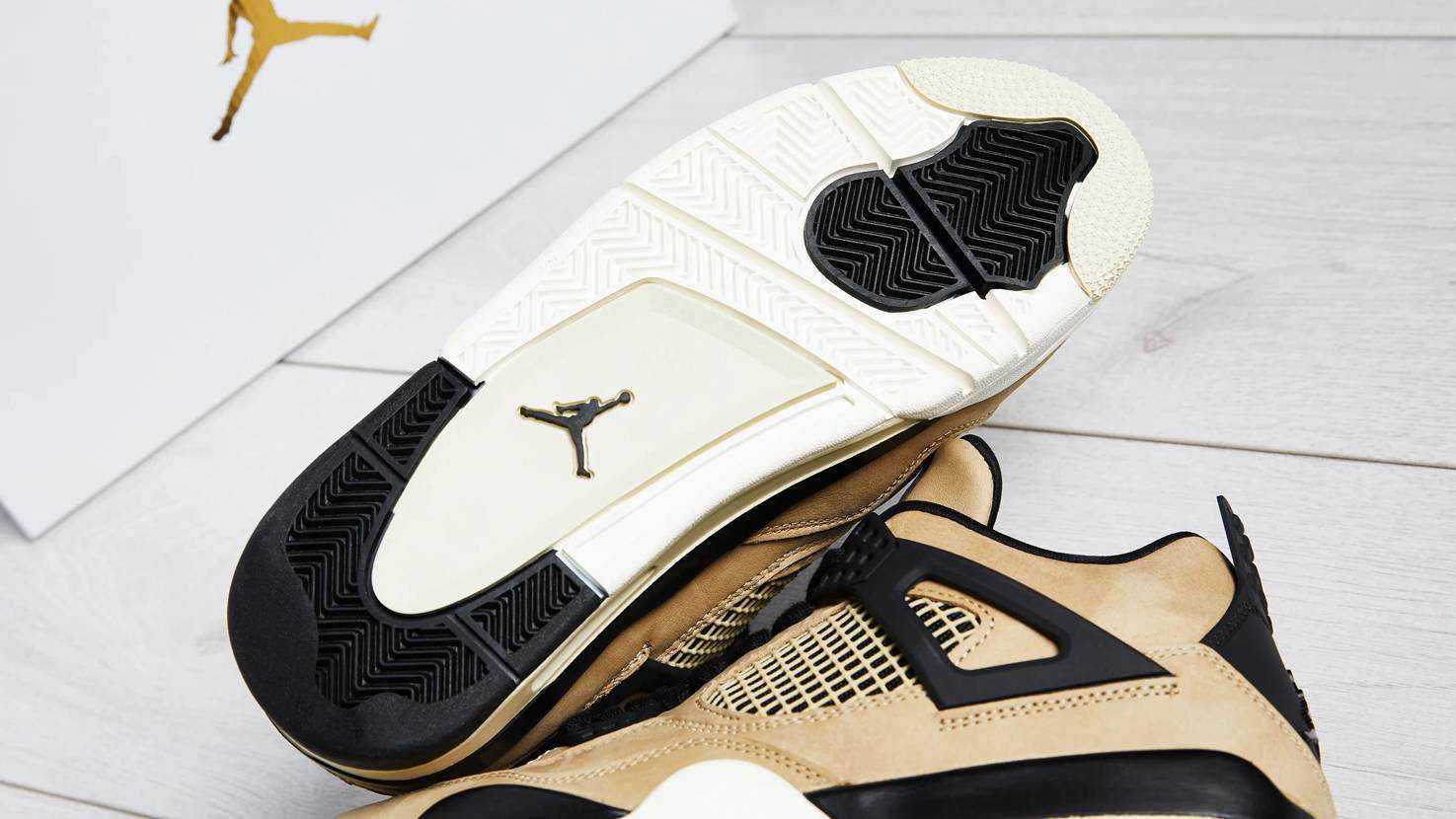 ナイキ エアジョーダン4 マッシュルーム 9枚目