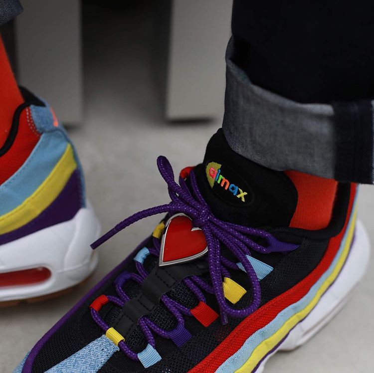 ナイキ エアマックス95 マルチカラー 2枚目