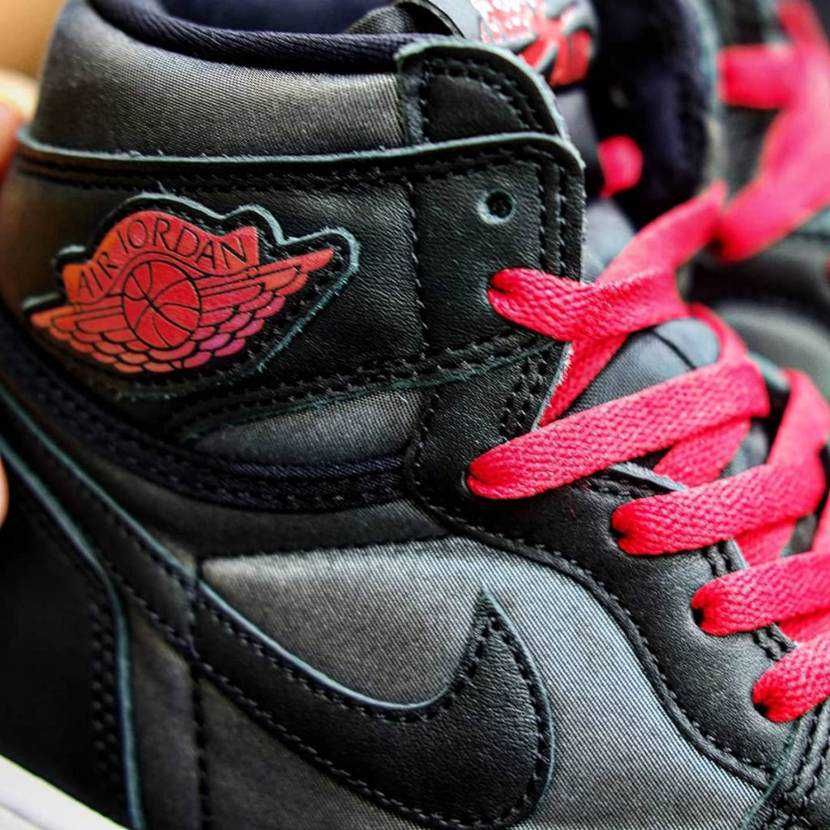 ナイキ エアジョーダン1 レトロ ハイ OG "ブラックサテン" 26枚目