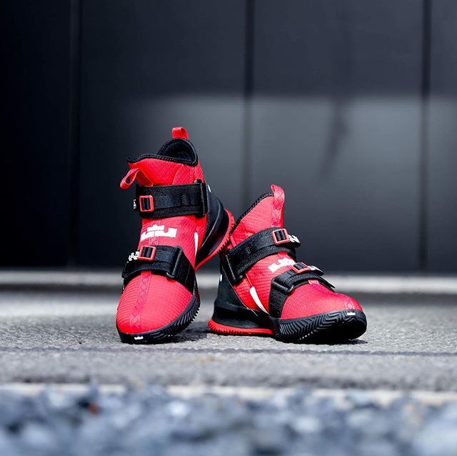 ナイキ レブロンソルジャー13 全2色 4枚目