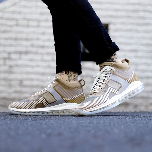 ジョンエリオット×ナイキ レブロンアイコン パラシュートベージュ 2枚目