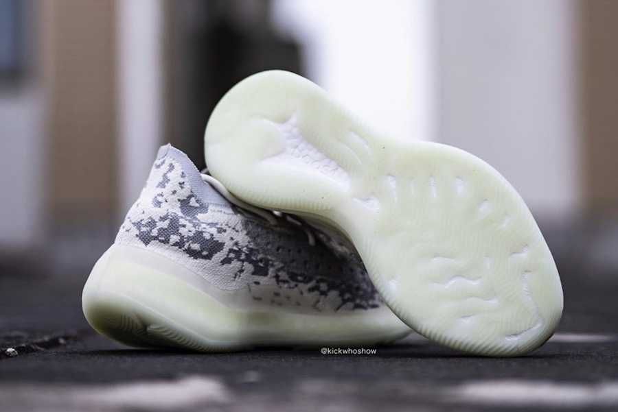 【スニダンで購入可】アディダス イージーブースト380 エイリアン 17枚目