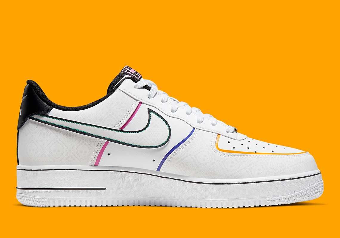 【スニダンで購入可】NIKE AIR FORCE1 '07 PRM WHITE/MULTI 3枚目