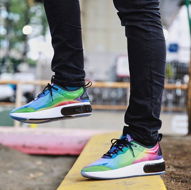 ナイキ エアマックス ディア マルチ 2枚目