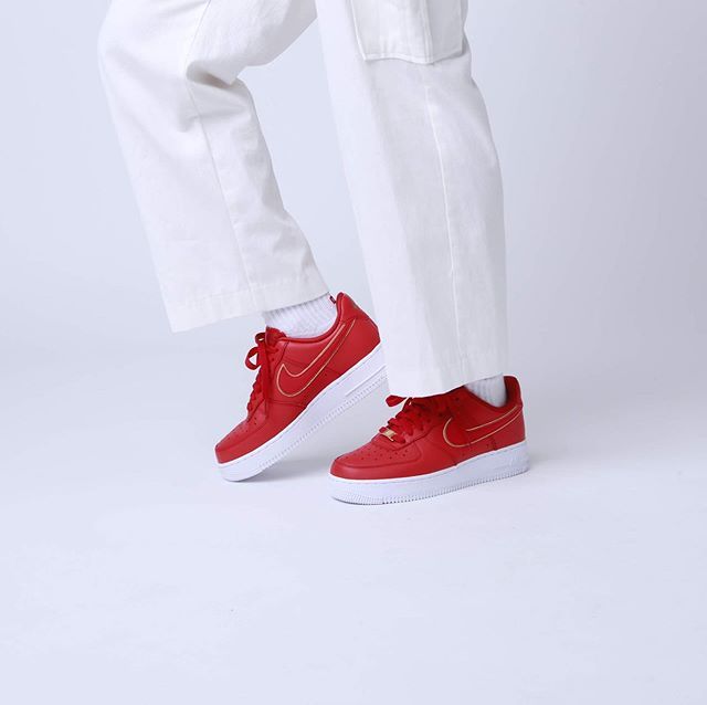 【スニダンで購入可】NIKE AIR FORCE 1 '07 ESSENTIAL RED 2枚目