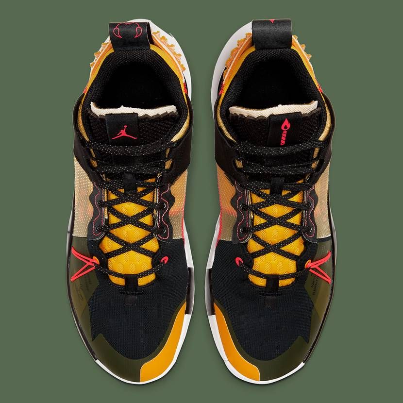 ナイキ ジョーダン ワイノットゼロ.2 SE ブラック/フラッシュクリムゾン-アマリロバストグレー 4枚目