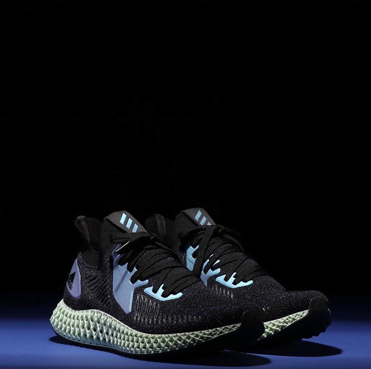 アディダス アルファエッジ4D ブラック 3枚目