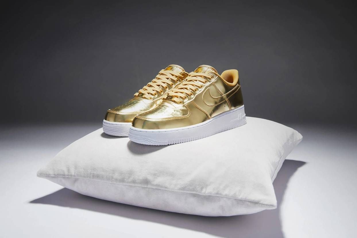 【スニダンで購入可】NIKE AIR FORCE 1 METALLIC 3 COLORS 2枚目