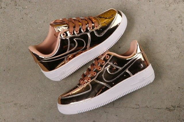 【スニダンで購入可】NIKE AIR FORCE 1 METALLIC 3 COLORS 3枚目