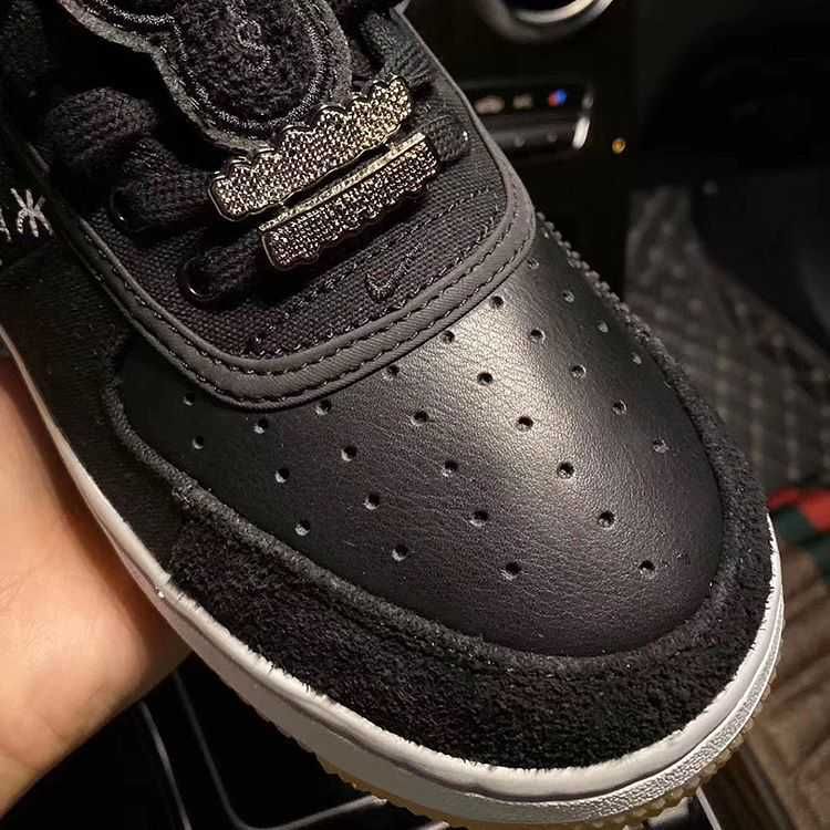 【リーク】TRAVIS SCOTT × NIKE AIR FORCE 1 LOW "BLACK/MULTI" 抽選/定価/販売店舗まとめ 6枚目