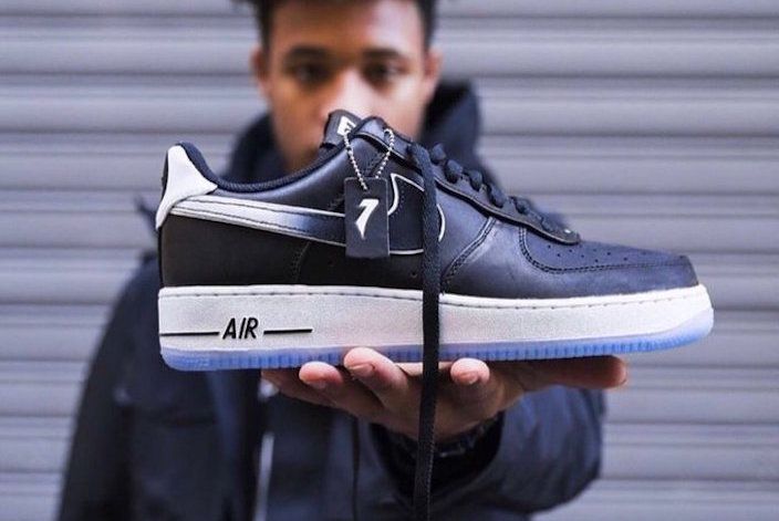 【スニダンで購入可】COLIN KAEPERNICK×NIKE AIR FORCE 1 LOW 5枚目