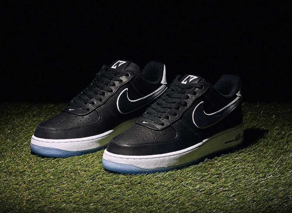 【スニダンで購入可】COLIN KAEPERNICK×NIKE AIR FORCE 1 LOW 2枚目