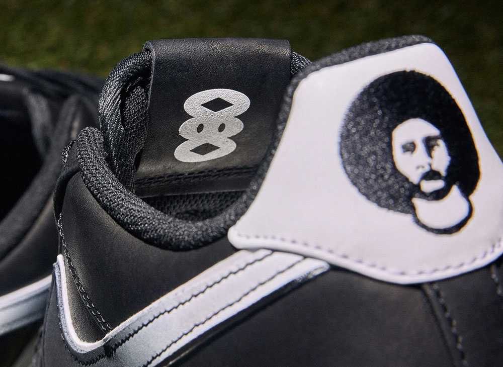 【スニダンで購入可】COLIN KAEPERNICK×NIKE AIR FORCE 1 LOW 3枚目