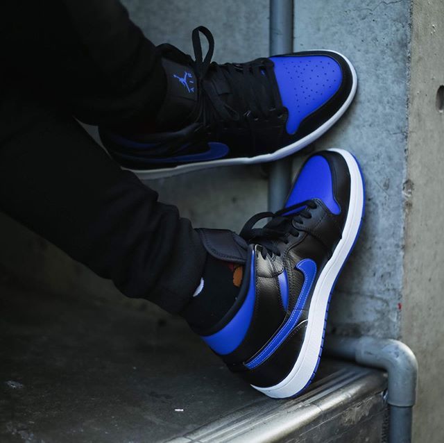 ナイキ エアジョーダン1 ミッド "ブラック/ブルー" 4枚目