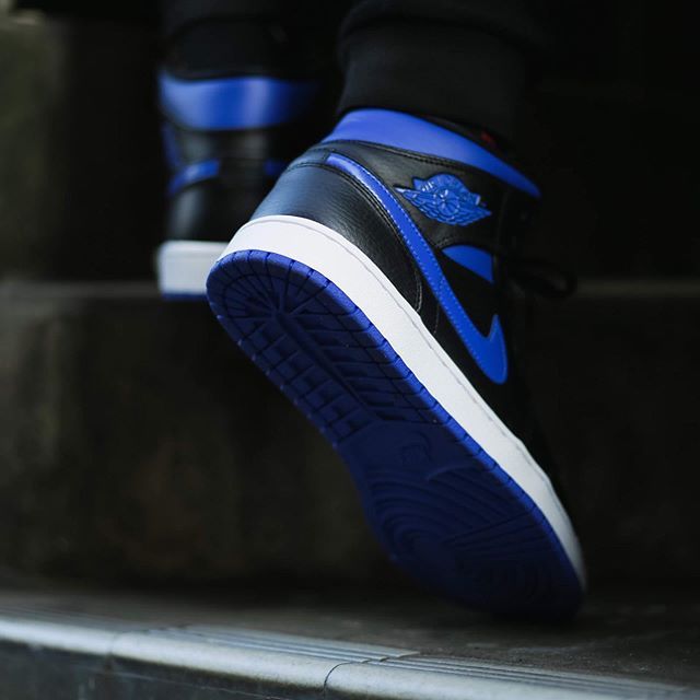 ナイキ エアジョーダン1 ミッド "ブラック/ブルー" 3枚目