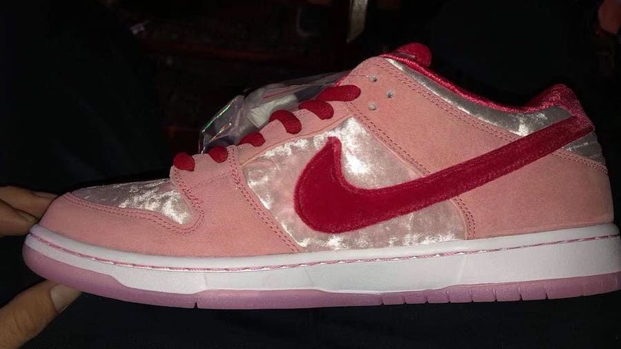 【スニダンで購入可】STRANGELOVE × NIKE SB DUNK LOW "VALENTINE’S DAY" 15枚目