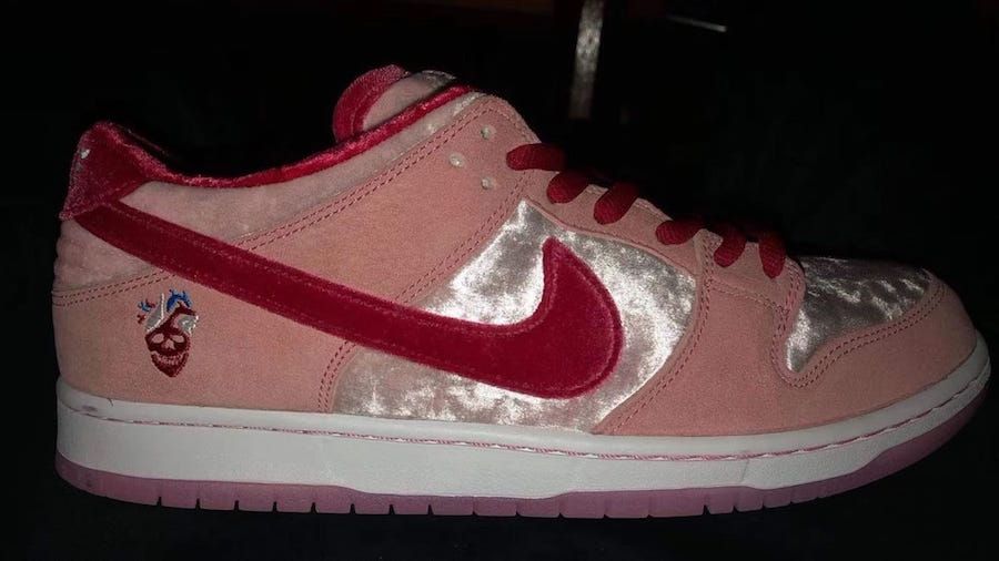【スニダンで購入可】STRANGELOVE × NIKE SB DUNK LOW "VALENTINE’S DAY" 14枚目