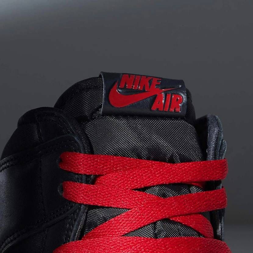 ナイキ エアジョーダン1 レトロ ハイ OG "ブラックサテン" 5枚目