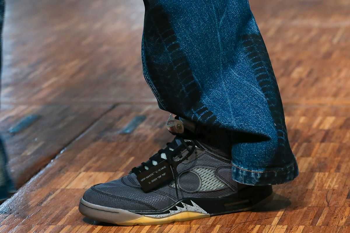 【スニダンで購入可】2/15発売 OFF-WHITE × NIKE AIR JORDAN5 "BLACK/MUSLIN-FIRE RED" 抽選/定価/販売店舗まとめ 29枚目