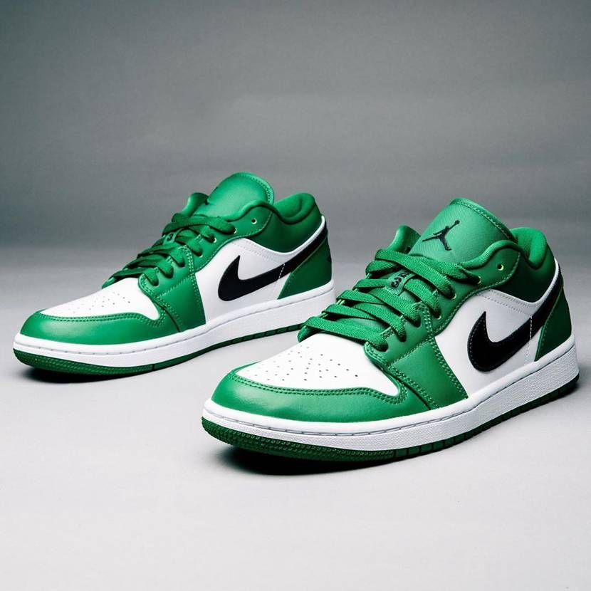 オフホワイトNIKE AIR JORDAN 1 LOW "PINE GREEN/WHITE"