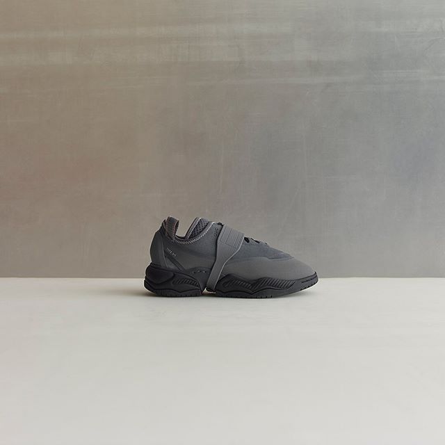 オーエーエムシー × アディダス 全4型 3枚目