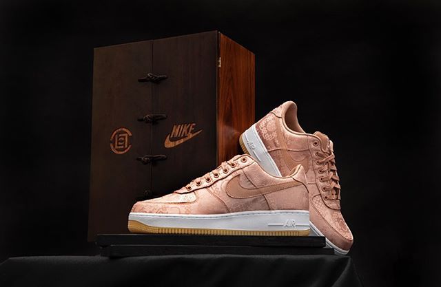 【スニダンで購入可】CLOT × NIKE AIR JORDAN 1 MID "RED SILK"& CLOT × NIKE AIR FORCE 1 "ROSE GOLD" 2枚目