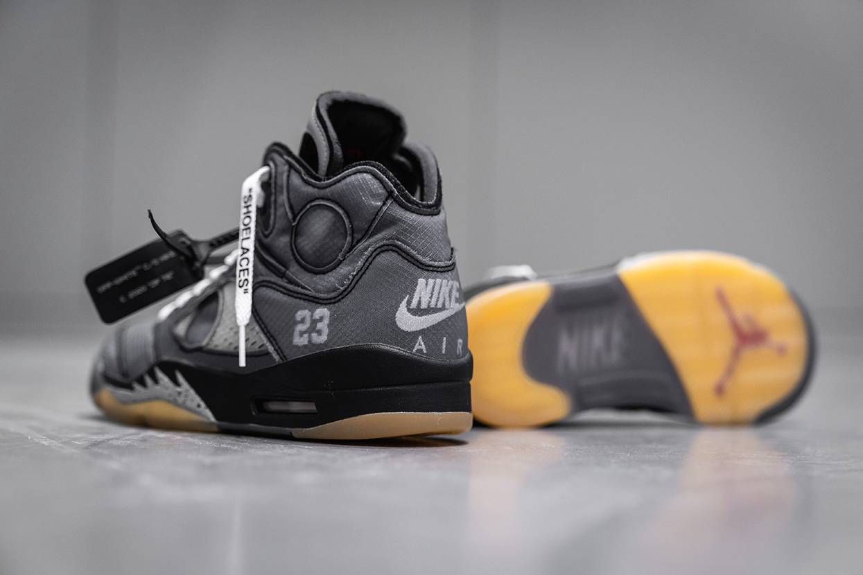 【スニダンで購入可】2/15発売 OFF-WHITE × NIKE AIR JORDAN5 "BLACK/MUSLIN-FIRE RED" 抽選/定価/販売店舗まとめ 23枚目