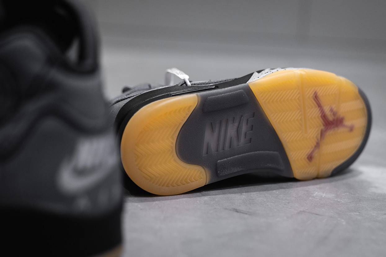 【スニダンで購入可】2/15発売 OFF-WHITE × NIKE AIR JORDAN5 "BLACK/MUSLIN-FIRE RED" 抽選/定価/販売店舗まとめ 24枚目