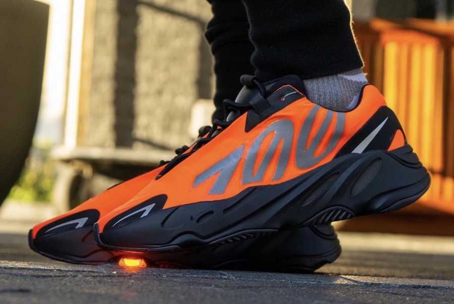 【スニダンで購入可】ADIDAS YEEZY BOOST 700 MNVN "BLACK" 抽選/定価/販売店舗まとめ 5枚目