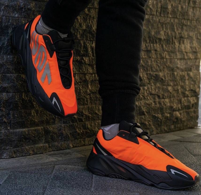 【スニダンで購入可】ADIDAS YEEZY BOOST 700 MNVN "BLACK" 抽選/定価/販売店舗まとめ 8枚目