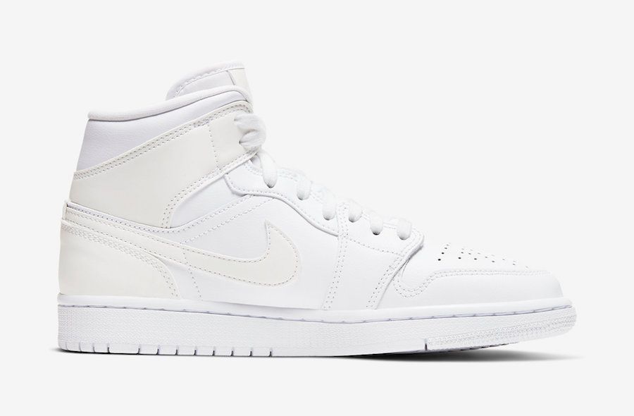 ナイキ ウィメンズ エアジョーダン1 ミッド "トリプルホワイト"  3枚目