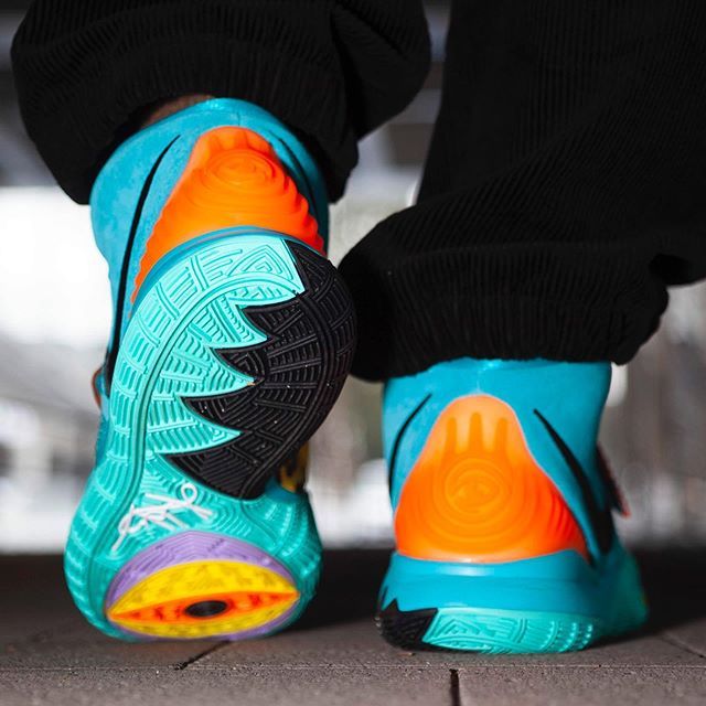 ナイキ カイリー6 "オラクル アクア/ブラック/オプティイエロー" 3枚目