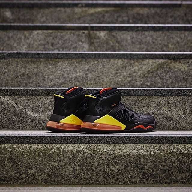 ナイキ ジョーダンマーズ270 "ロズウェイル・レイガンズ" 3枚目