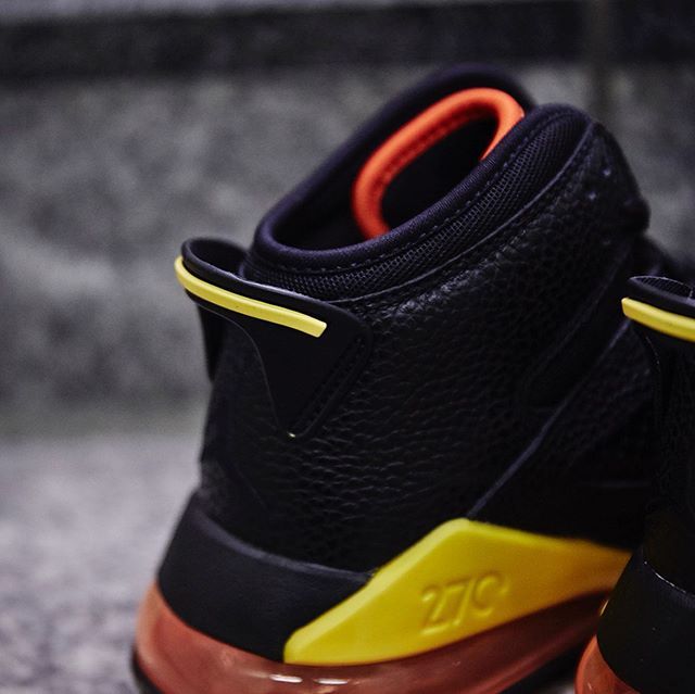 ナイキ ジョーダンマーズ270 "ロズウェイル・レイガンズ" 4枚目