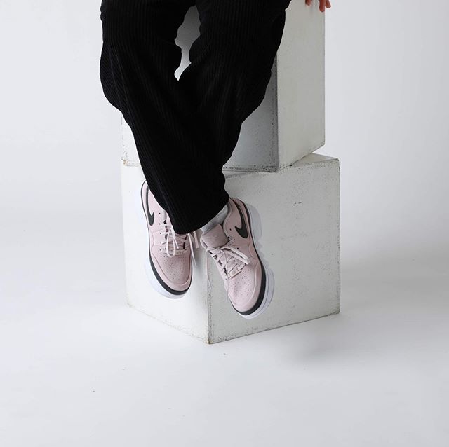 ナイキ ウィメンズ エアジョーダン1 ジェスター XX レースド "ピンクベージュ" 3枚目