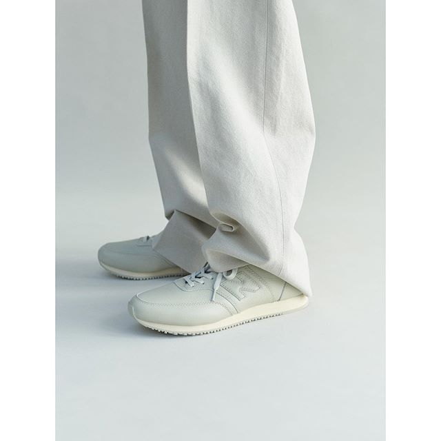 オーラリー × ニューバランス コンプ100 全2色 2枚目