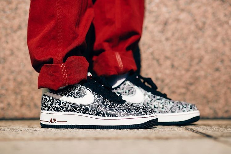 【スニダンで購入可】NIKE WMNS AIR FORCE 1 '07 SE PRM "VALENTINEDAY" 2枚目